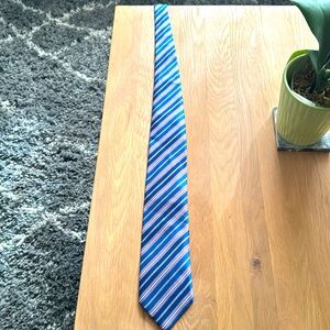 I am selling my Brioni custom tie barely used